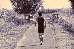 藤光謙司の筋肉が凄い！経歴や金持ちの理由は？弟や家族について！